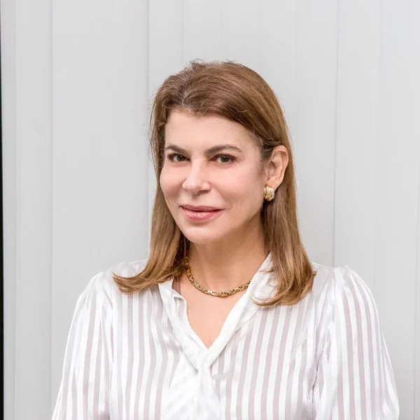 Dra. Clara Santos